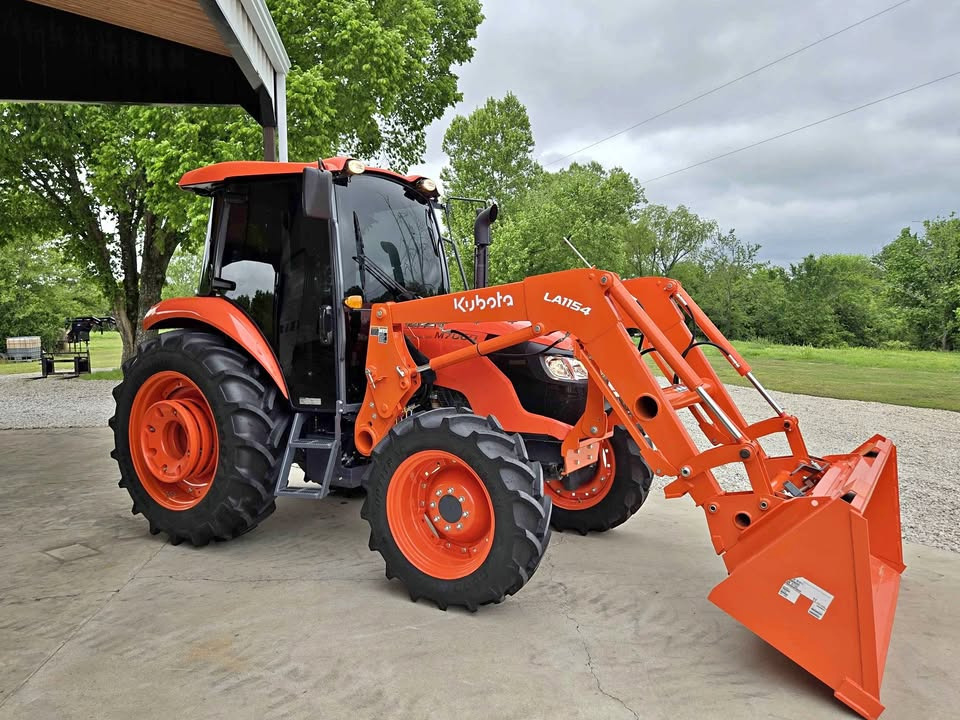 2025 Kubota M7060 4WD